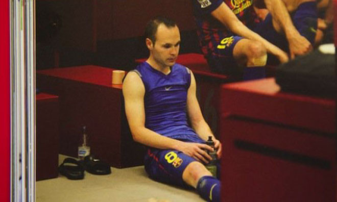 Andres Iniesta đang buồn chuyện gia đình.