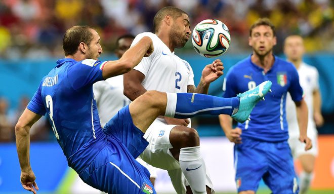 Anh-Italia (1-2): Màu thiên thanh đáng sợ