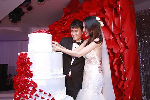 Cận cảnh tiệc cưới nghìn khách của Thủy Tiên-Công Vinh