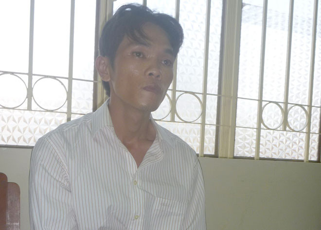 Tấn Công tại cơ quan công an.