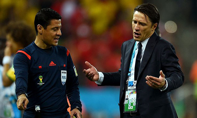 Niko Kovac không hài lòng với các quyết định của trọng tài.