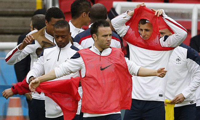 RADIO WORLD CUP tối 15/6: Tuyển Pháp hết hồn vì bị do thám 