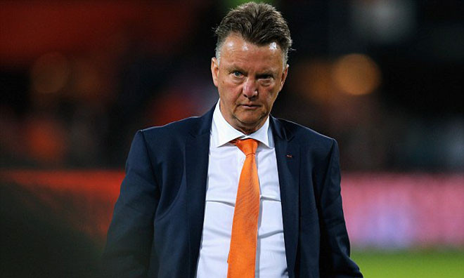 Van Gaal từng ở rất gần Tottenham.
