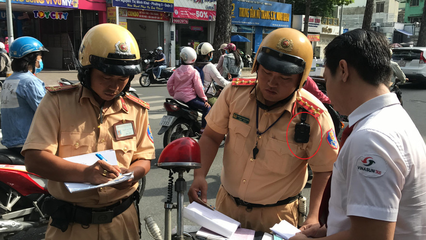 Trong 5 ngày đầu ra quân, CSGT đã lập biên bản hơn 2.400 trường hợp vi phạm.