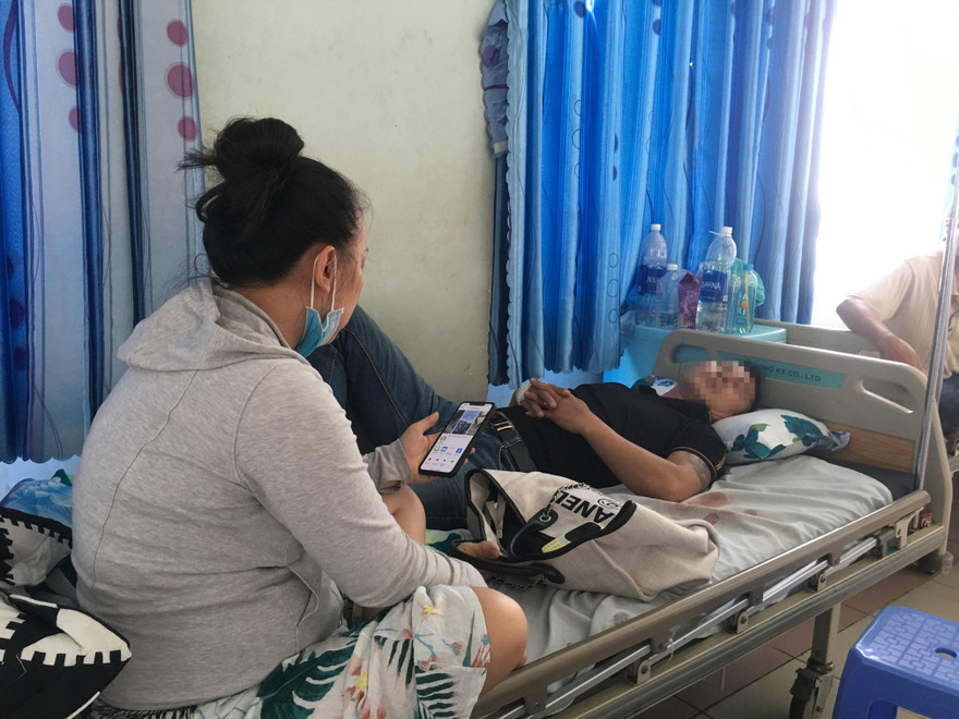 Anh P. đang điều trị tại bệnh viện ở TPCM.