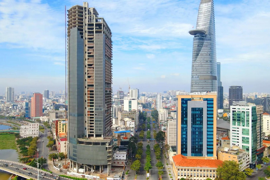 Toà nhà 'triệu đô' giữa TPHCM đang hồi sinh sau 10 năm dừng thi công