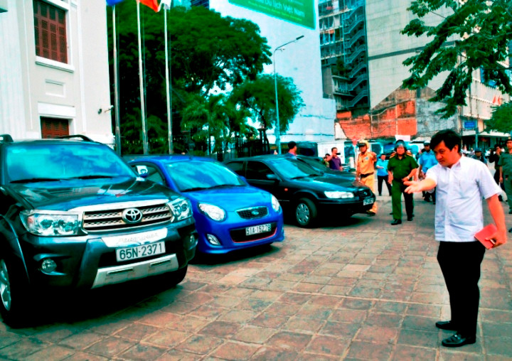 Ông Đoàn Ngọc Hải quyết liệt trong công tác sắp xếp lại vỉa hè quận 1, TPHCM.