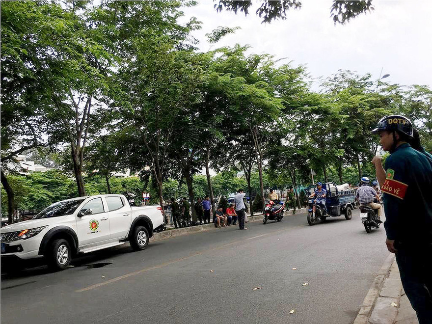 Lực lượng chức năng điều tra vụ việc.