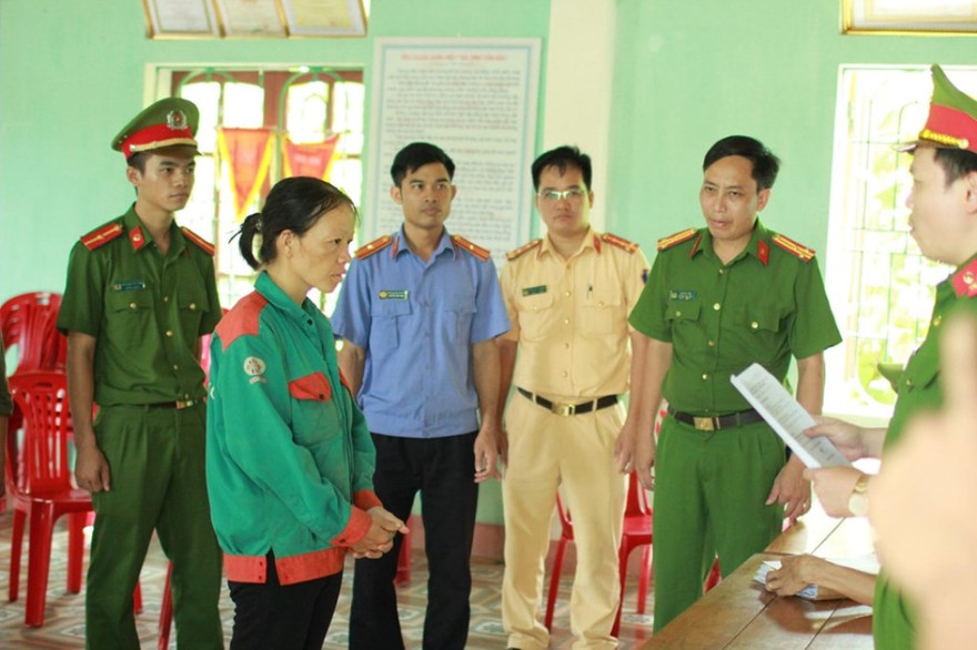 Đốt cỏ ruộng không may làm cháy rừng, nữ nông dân bị khởi tố