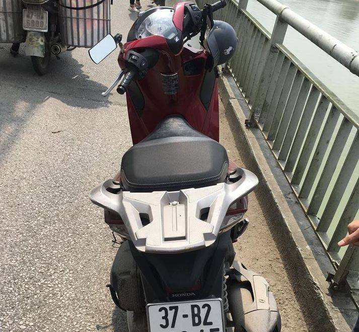 Bỏ xe SH trên cầu Bến Thủy, nam thanh niên nhảy sông tự tử