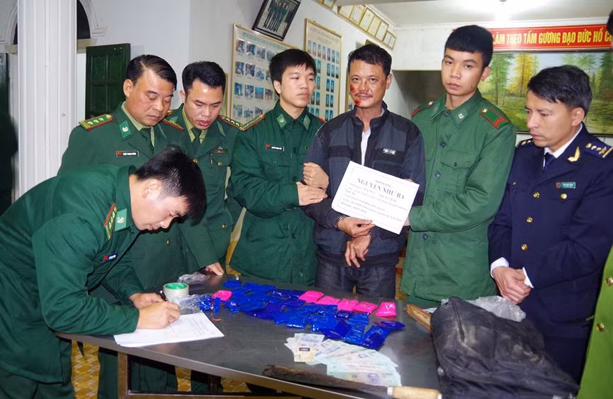 Đối tượng Nguyễn Như Ba cùng tang vật vụ án