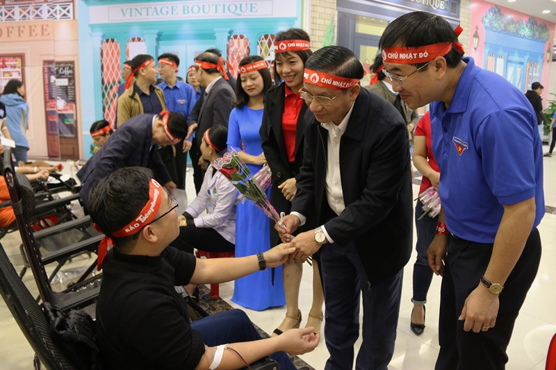 Hơn 1.000 người tham gia ngày hội Chủ nhật Đỏ tại Hà Tĩnh