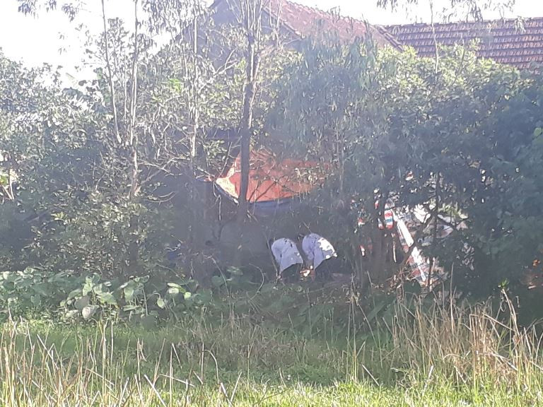 Thi thể ông H.B được phát hiện ở dưới hồ cạnh nhà