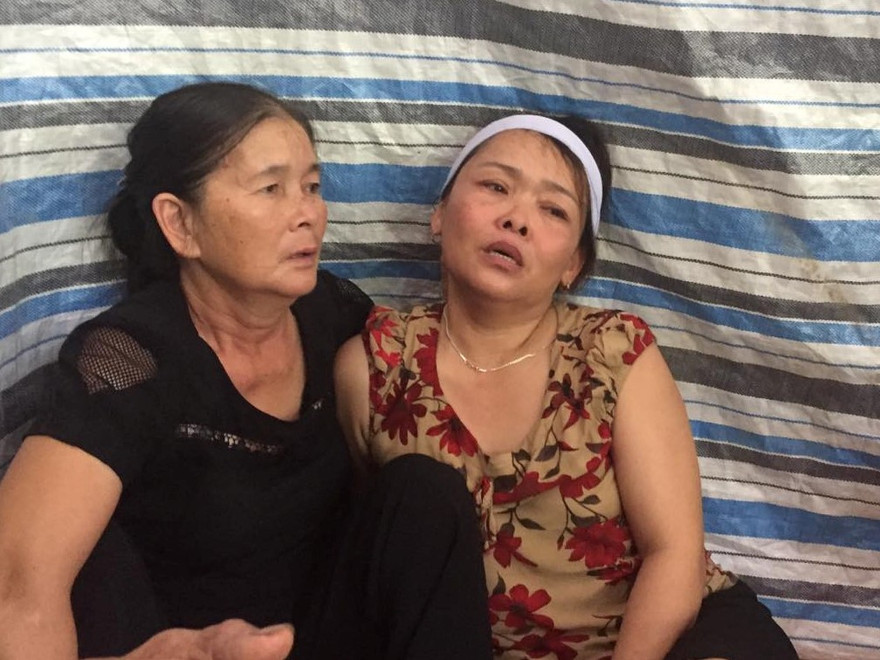 Vụ ô tô đâm xe đạp điện, 3 trẻ tử vong: Áo tang trắng thôn nghèo