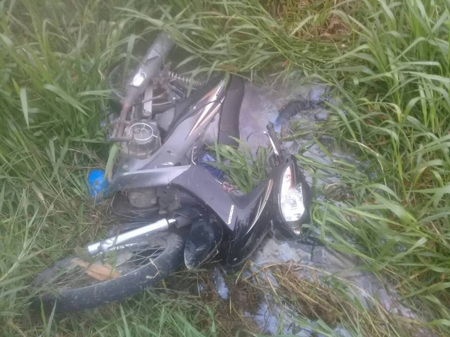 Nam thanh niên phát hiện tử vong dưới mương nước cùng chiếc xe máy