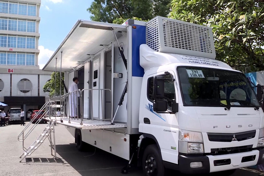 Ngày 7/9, TS.BS Võ Thành Toàn, Phó giám đốc Bệnh viện Thống Nhất cho biết, trước những diễn biến phức tạp của dịch COVID-19 trên địa bàn TPHCM, Bệnh viện Thống Nhất vừa điều trị bệnh nhân COVID-19 vừa thăm khám điều trị bệnh nhân thông thường.