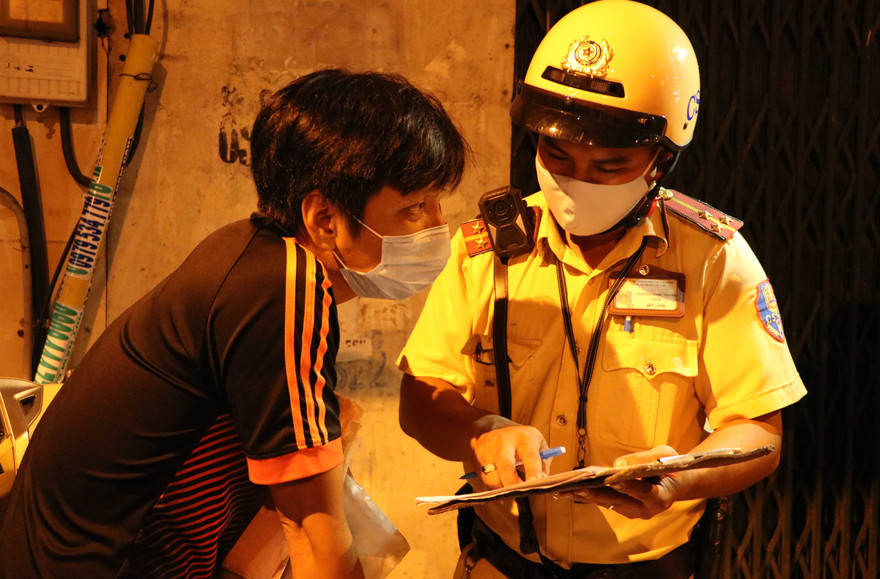 Xuyên đêm theo chân lực lượng 363 chống tội phạm mùa dịch COVID-19