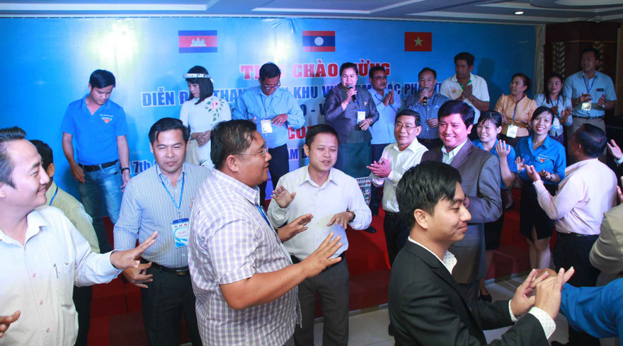 Vui tươi đêm văn nghệ hữu nghị Diễn đàn CLV 2017