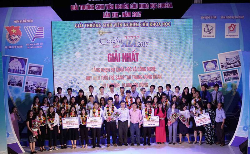 Trao 10 giải nhất Giải thưởng Sinh viên Nghiên cứu khoa học Euréka 2017