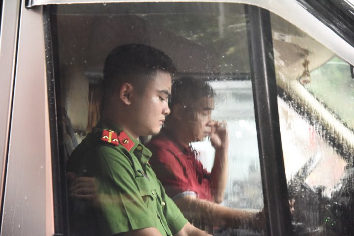 Thực nghiệm hiện trường vụ bé trai 6 tuổi trường Gateway tử vong