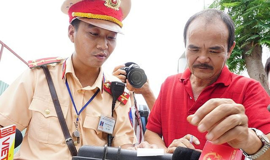 Đề xuất bỏ quyền giám sát “quan sát, phát hiện hoạt động của CSGT…” của Bộ Công an sẽ khiến công dân mất đi quyền giám sát?