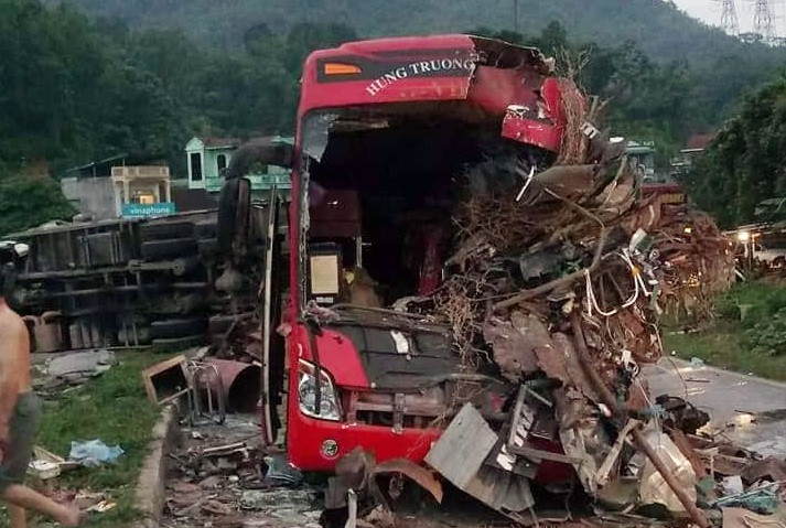 Cận cảnh hiện trươờng vụ tai nạn.