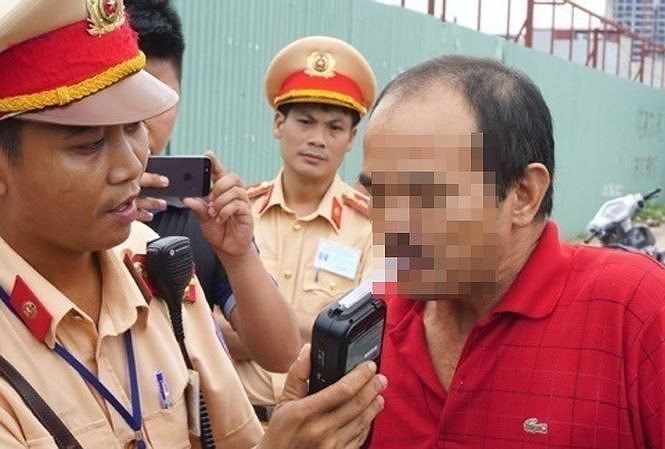 CSGT tăng cường xử lý vi phạm dịp Tết.