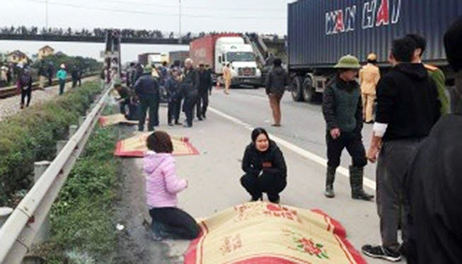 Hiện trường vụ tai nạn thảm khốc ở Hải Dương ngày 21/1.