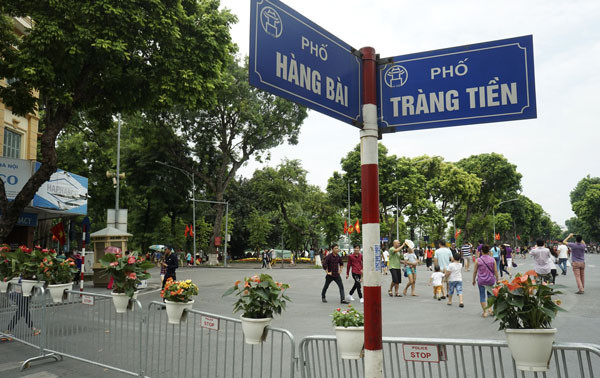 Không gian đi bộ hồ Hoàn Kiếm trở thành “đặc sản” của Hà Nội