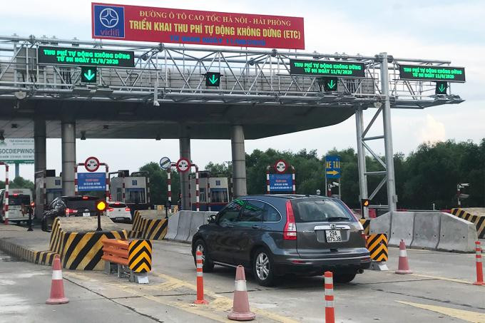 Cao tốc Hà Nội- Hải Phòng thí điểm hoàn toàn thu phí tự động không dừng trong thời gian tới.