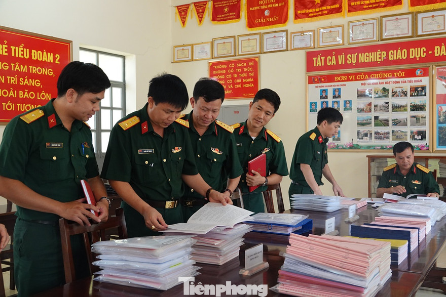 Đoàn công tác kiểm tra việc thực hiện đề án tại Tiểu đoàn 2 và Tiểu đoàn 5 của Trường Sĩ quan Lục quân 1, sáng 29/9