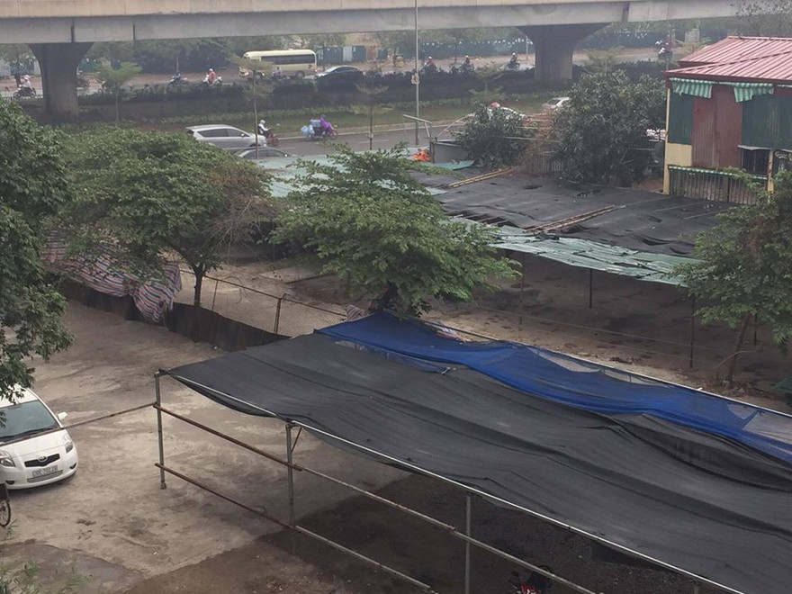 Bãi xe xung quanh bến xe Mỹ Đình đã được dẹp sạch trong sáng nay 7/3.