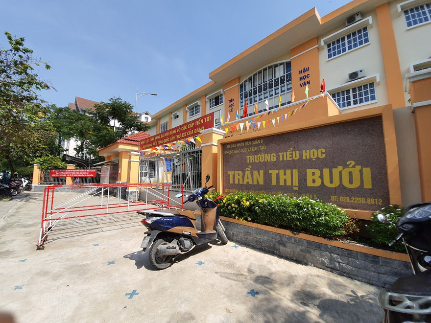 Trường Tiểu học Trần Thị Bưởi, quận 9, TPHCM nơi xảy ra sự việc