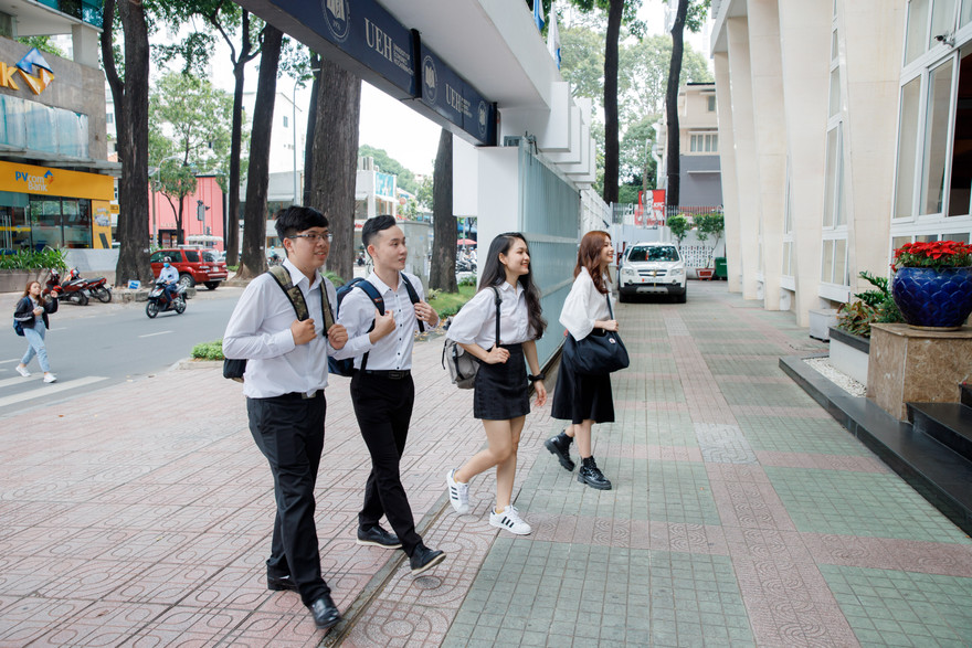 Trường ĐH Kinh tế TPHCM, ĐH Kinh tế Luật, ĐH Tài chính Marketing TPHCM tăng cao