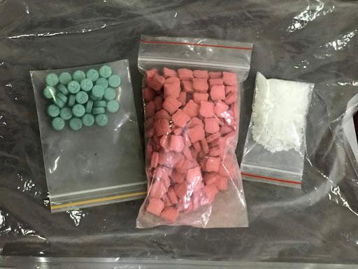 Bắt một cảnh sát điều tra tội phạm về ma tuý vì mua bán ma túy