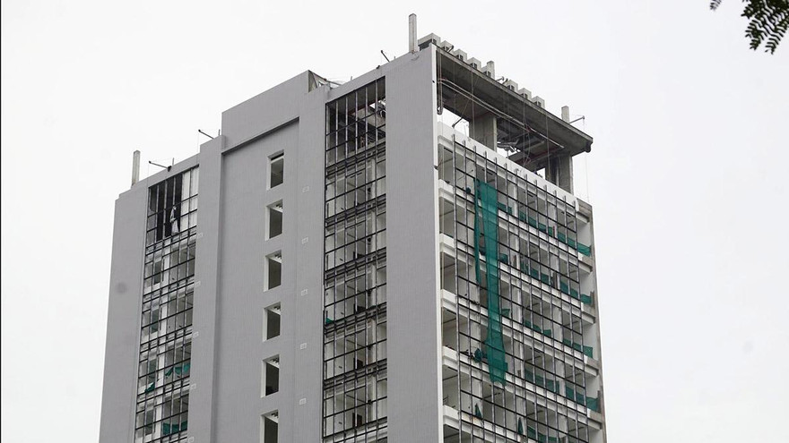 Bất lực xử lý khách sạn 15 tầng xây không phép ở Hải Phòng