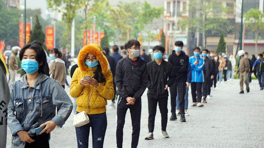 Người dân TP Hải Dương khai báo và lấy mẫu xét nghiệm tại cơ sở y tế. Ảnh: Tư liệu