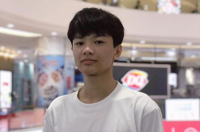 Chân dung nam sinh Trần Cao Sơn, thủ khoa khối A trong kỳ thi Tốt nghiệp THPT Quốc gia 2021.