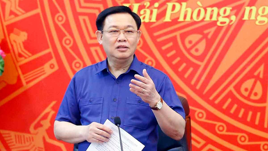 Chủ tịch Quốc hội Vương Đình Huệ trong buổi làm việc với Ban Thường vụ Thành ủy Hải Phòng - Ảnh: Doãn Tấn/TTXVN.