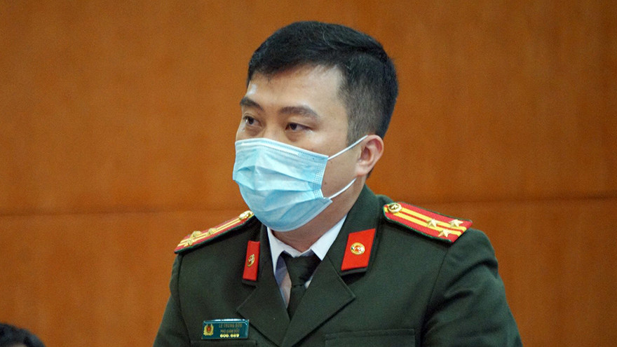 Đại diện Công an TP Hải Phòng thông tin tại cuộc họp BCĐ Phòng chống COVID-19 TP Hải Phòng.