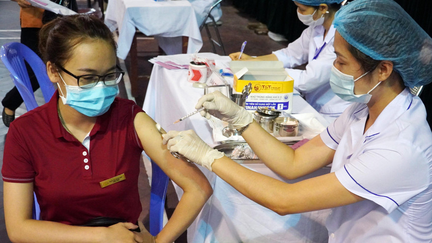 Hải Phòng triển khai tiêm vắc xin bổ sung cho công nhân, lao động tại các khu công nghiệp.