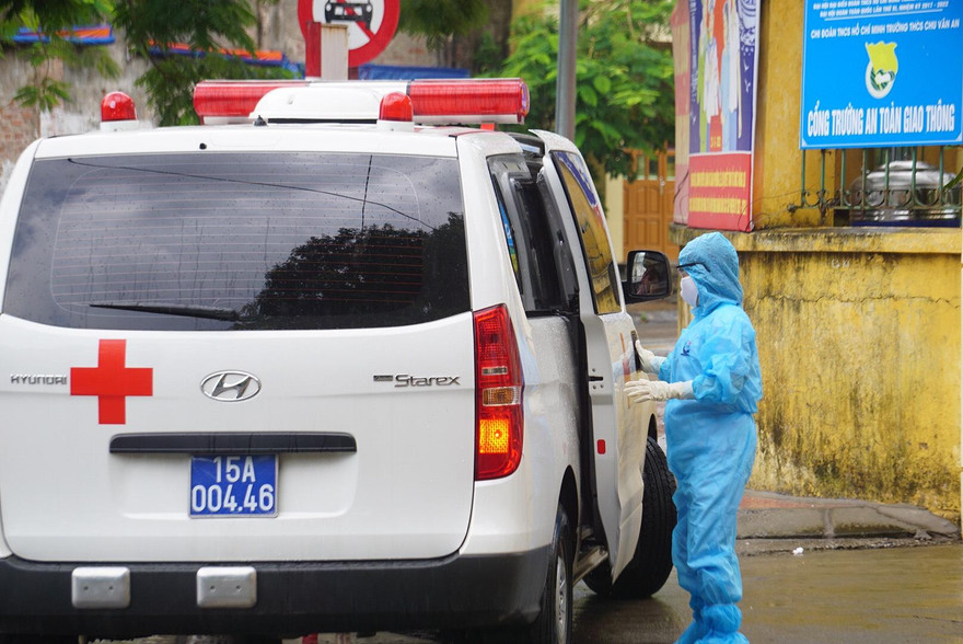 Lực lượng y tế TP Hải Phòng làm nhiệm vụ.