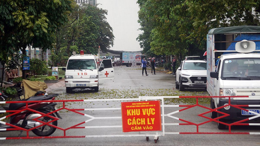 Lực lượng chức năng TP Hải Phòng tổ chức phong tỏa khu vực liên quan ca bệnh. Ảnh: Tư liệu