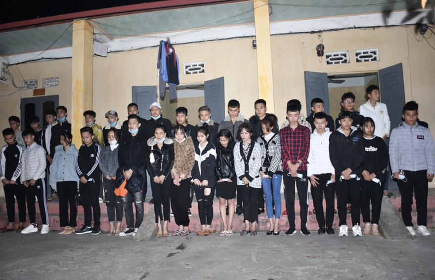 Các đối tượng thông chốt COVID-19 bị bắt giữ.