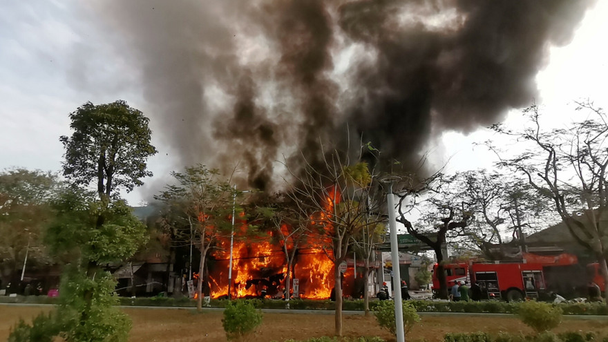 Mâu thuẫn tình cảm, nam thanh niên 'đốt' nhà người yêu sáng mồng 1 Tết