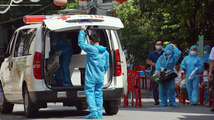 Ba bố con và 1 công nhân ở Hải Dương mắc COVID-19