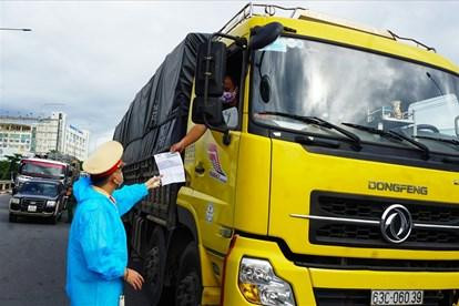 Cấp mã QR code cho phương tiện vận chuyển hàng hoá trong dịch thế nào?