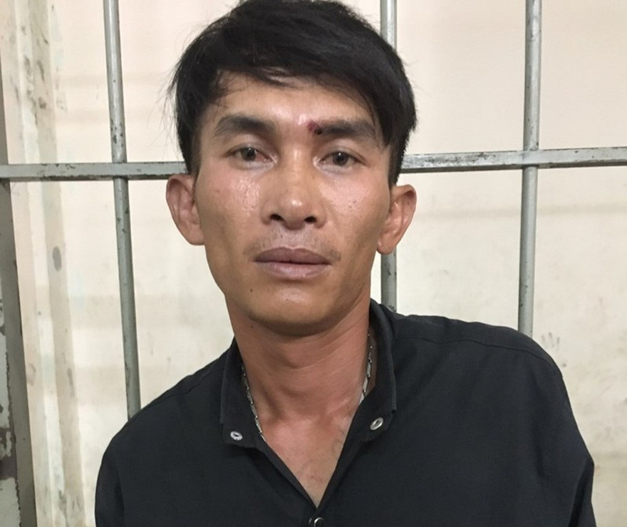 Vũ Đình Tuân tại công an.