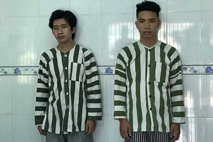 Chinh và Phi tại công an.