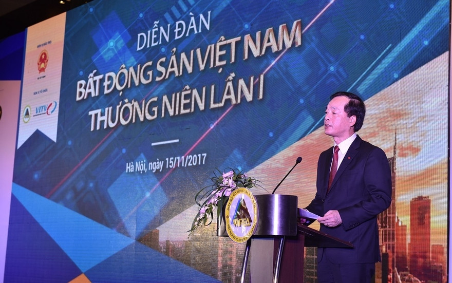 Bộ trưởng Bộ Xây dựng phát biểu tại hội nghị